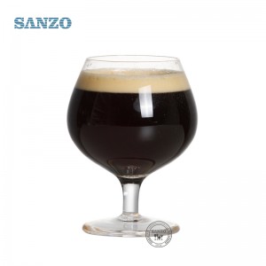 Sanzo 막대기 맥주 유리에 의하여 주문을 받아서 만들어지는 Mouthblow 맥주 유리는 맥주 잔을 개인화했습니다